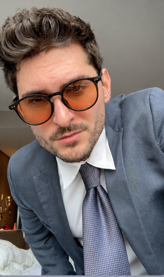 Cliente de Norte usando sus lentes: @netoroxs